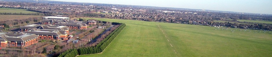 Runway 07 looking towards Maidenhead