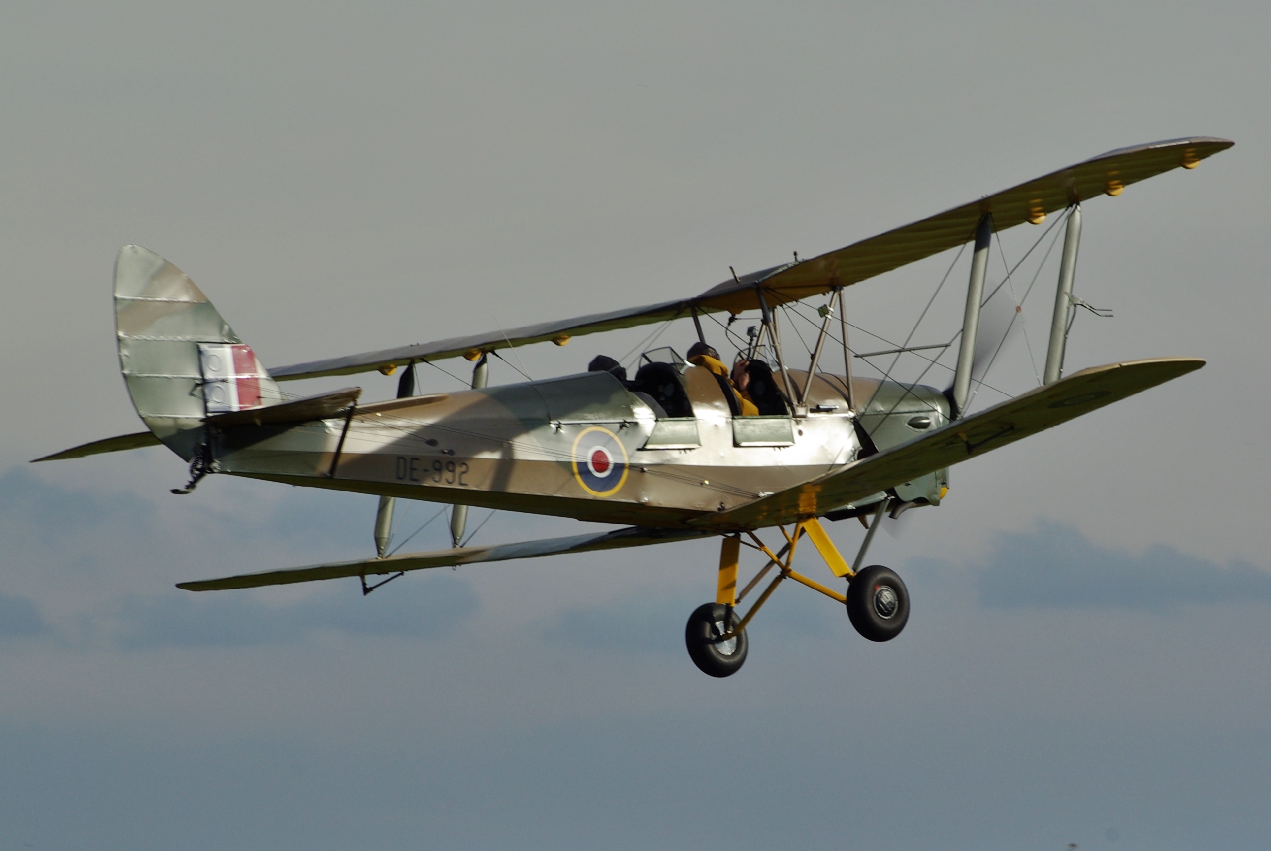 Flying Experience de Havilland Tiger Moth - West London Aero ...